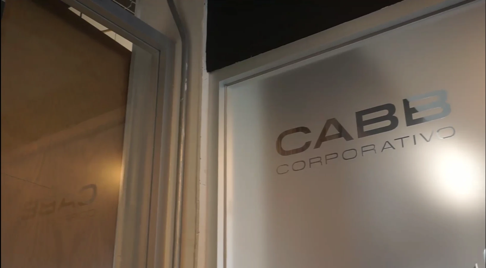 Entrada del corporativo de CABB